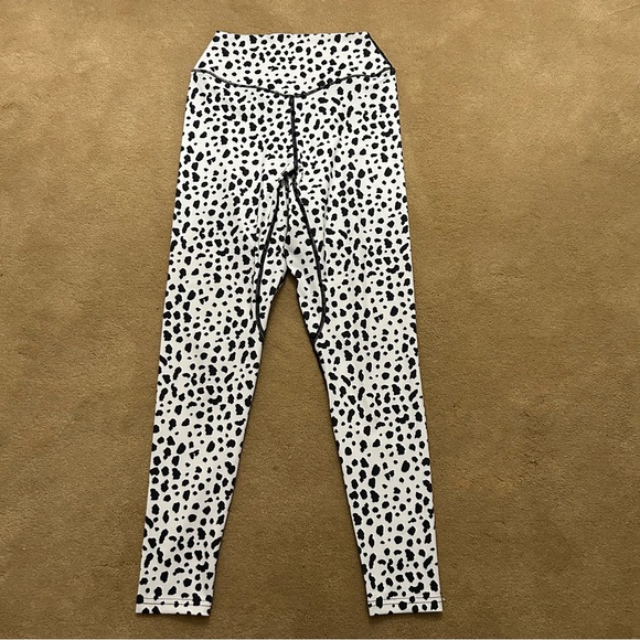 Balance Athletica Ascend Snow Leopard leggings - Picture 3 of 9